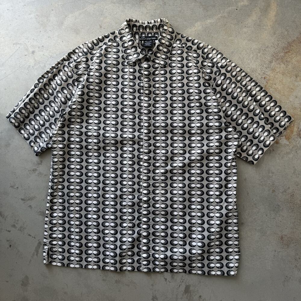 Vintage Y2K No Boundaries Grey Geometric Abstract Bowler Button Up Shirt Sz L